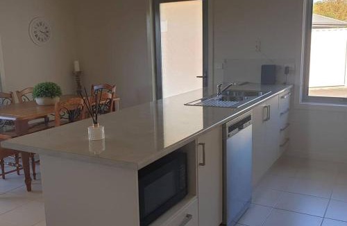 Port Sorell Apartment | Shore beats working