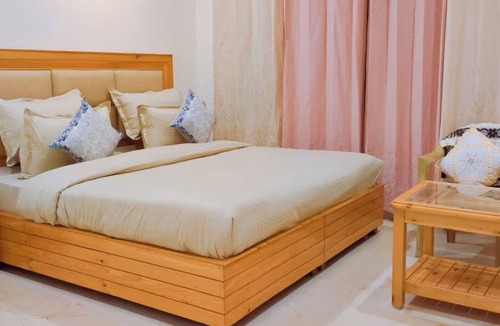 Naddi Bed & Breakfast | Silk Route-1BHK Apartment with Forest View - WiFi