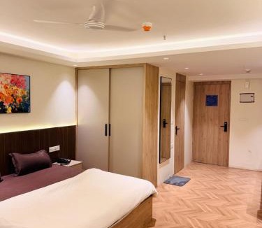 Jaypee Greens Apartment | Sixtyone stays -Premium Stays