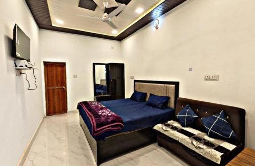 Raebareli Hotel | SK Palace
