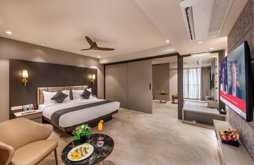 Nanded Hotel | SkkyLight Lords Inn