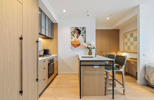 Southbank Apartment | Skyline Suite Southbank. Spectacular Views, Heated Pool, Gym, Sauna +