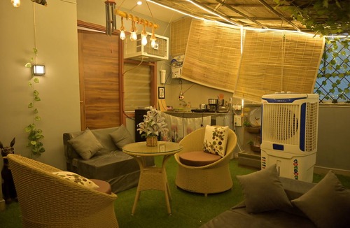 Gurugram Apartment | SkyNest stays- A private terrace garden | Near cyber hub & galleria market |