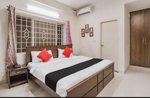 Sheshadripuram Hotel | SLN Suites, Near Baptist Hospital, Hebbala