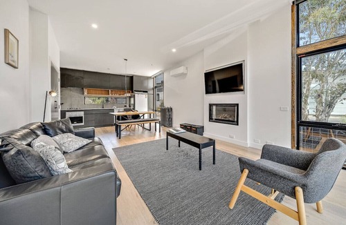Crackenback House | Snohus 1 | Crackenback | Secluded with views