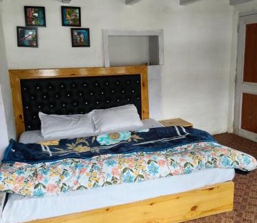 Manali Bed & Breakfast | Snow Pearl entire cottage 4rooms B&B