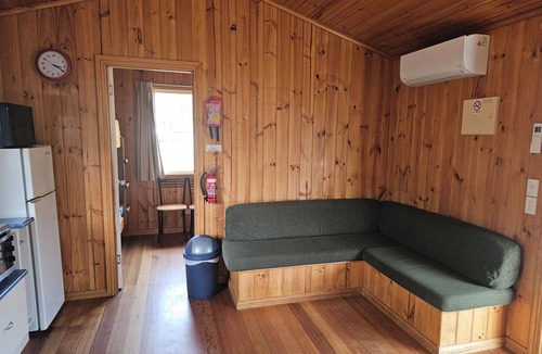Snug RV Rental | Snug Beach Cabin And Caravan Park
