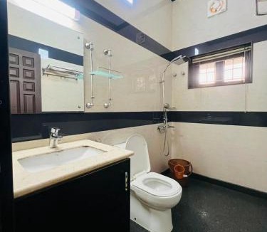 Kumbalam Villa | solomons ark luxury pool villa