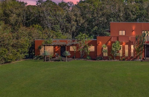 Twin Waters House | Solterra | Luxury 25m Pool, Spa and Coastal Acreage Mudjimba | 5Mins Airport