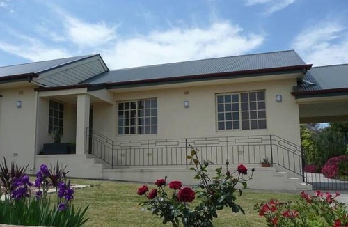 Victor Harbor House | Southern Escape - A Family Friendly Home 3 minute walk to the Beach
