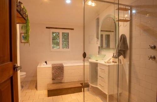 Jutland House | Spa Bath, Entire Home, Off Street Parking, Barossa Valley