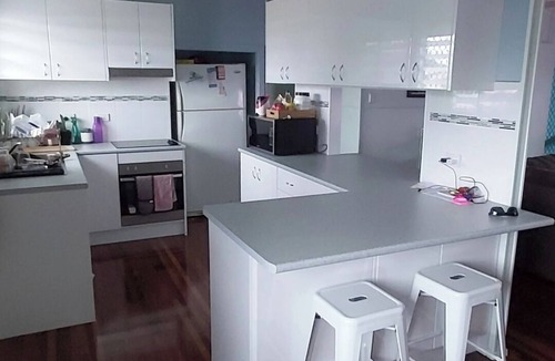 Garbutt House | Spa, firepit, close to the airport, city and strand