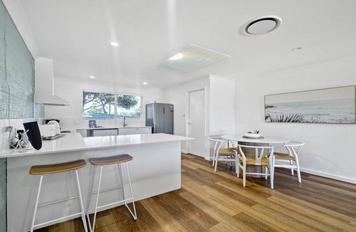 Surf Beach Apartment | Spacious 2-Bed Townhouse with BBQ