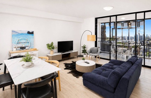 Rosebery Apartment | Spacious 2B2B with Parking | Rosebery | Near Sydney CBD | Long-Stay Rates