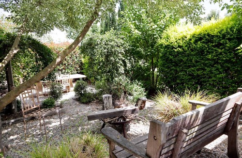 Tenterfield Apartment | Spacious 4-Bed Home in Central Tenterfield