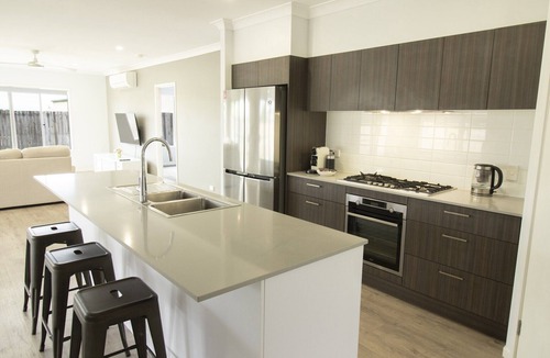 Plainland Apartment | Spacious 4-Bed House in Leafy Plainland