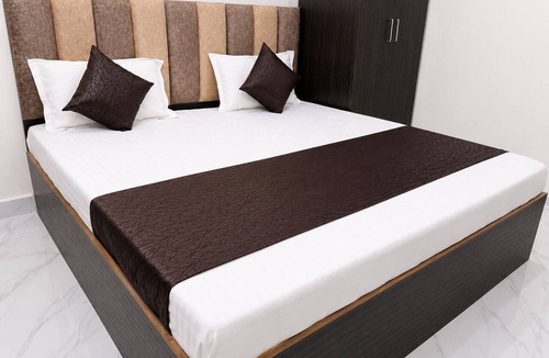 Mathura House | Spacious 5-bedroom building in marvelous Mathura with AC