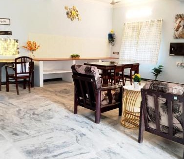 Kalapettai House | Spacious 8 BHK Full Home 5 km WhiteTown - DESTINO