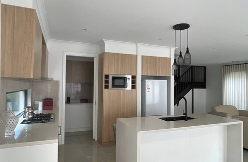 Clyde House | Spacious, Bright Clyde Stay Near Parks & Shop