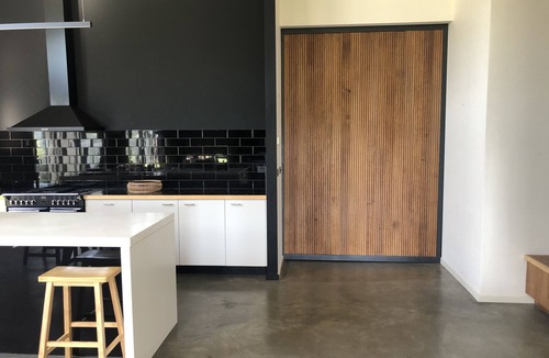 Rye House | Spacious industrial coastal house. Walking distance to Rye Ocean Beach.