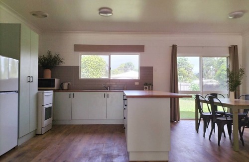 Atherton House | Spacious, Modern and Central