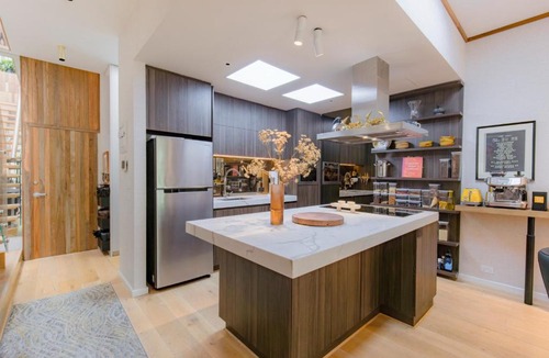 Fitzroy Apartment | Spacious Modern Apartment in the heart of Fitzroy