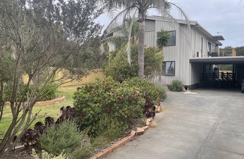 Smiths Beach House | Spacious ocean view beach house - sleeps 12