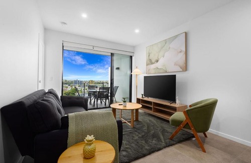 Kangaroo Point Apartment | Spacious Panoramic 2BR Apartment, Parking and Views