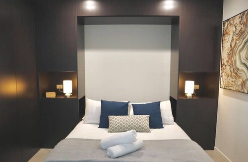 Birtinya Apartment | Spacious1BRMApt* Water Views #2