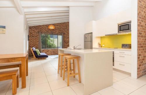 Elizabeth Beach House | Splash