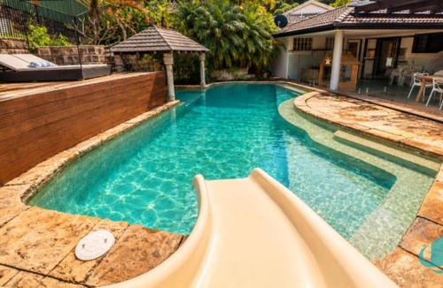 Caves Beach House | Splendour Hideaway - Table games and oasis pool