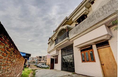 Moradabad Hotel | SPOT ON Avantika Guest House