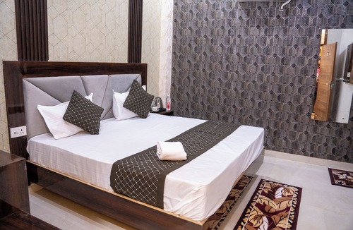 Agra Hotel | SR GUEST HOUSE