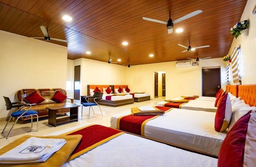 Rameshwaram Hotel | Sree Kumaran Residence by Royal stay