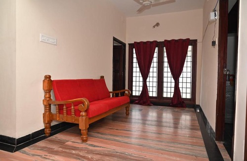 Perambur Purasavakam Bed & Breakfast | Sri Laali