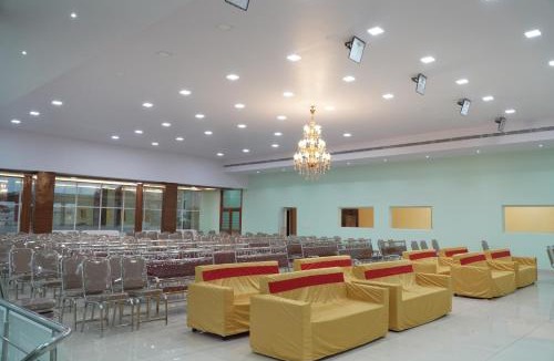 Yellamanchili Hotel | Sri Laxmi Grand Convention