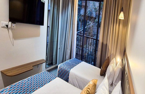 Gonda House | Standard King Roompalette Fairmont Gonda