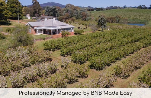 Canobolas House | Stanford House - Unique Farm Stay, Stunning Views!