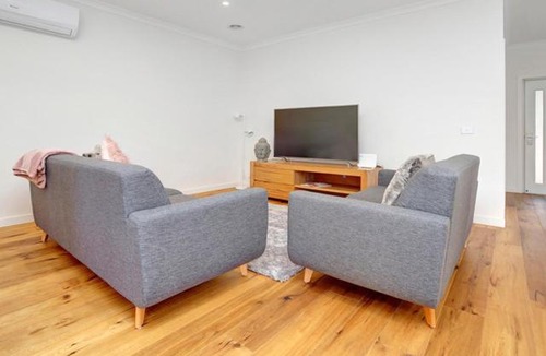 Capel Sound House | Staughton Sounds