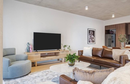 Fitzroy Apartment | StayCentral - George Street@Fitzroy - George St, Fitzroy - 2 Bedrooms, 3 Beds,1 Bathrooms, 1 Secure undercover parking spot.