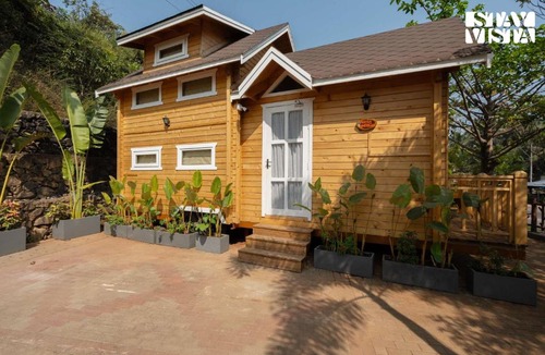 Morjim Villa | StayVista at Woodhouse Story with Pool, WiFi, AC