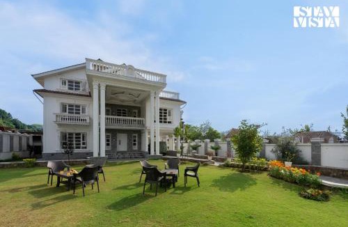Nishat-Shalimar Villa | StayVista's Midsummer Moon - 5BHK Mountain-View Villa with Bonfire