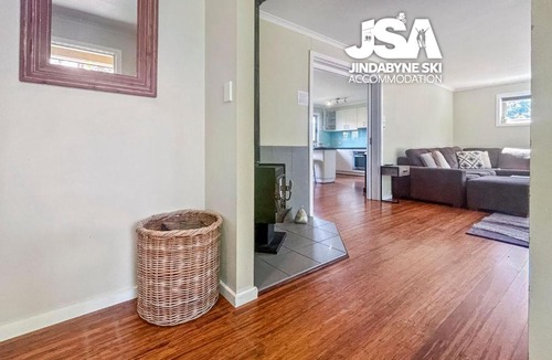 Jindabyne House | Stonewall