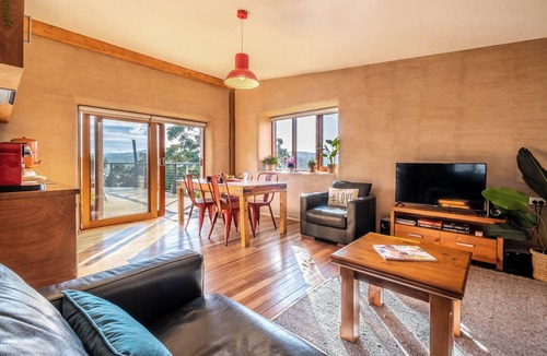 Coles Bay Apartment | Studio 59 - Freycinet Holiday Houses