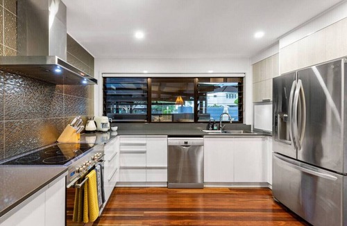 Maroochydore Villa | Stunning 2bed/2bth-CottonTrees 3BLK Beach/Dogs OK