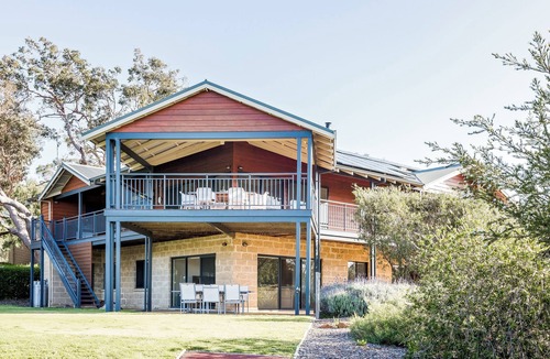 Eagle Bay House | STUNNING TWO-STOREY FAMILY FRIENDLY HOLIDAY HOME IN BEAUTIFUL EAGLE BAY