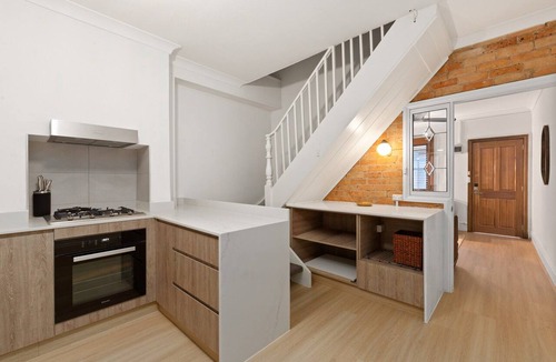 Chippendale Apartment | Stylish 2-Bed House Near Sydney CBD