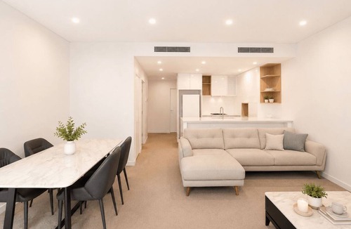 Waterloo Apartment | Stylish 2Bdedroom 2Bathroom in Waterloo with Parking Central Location