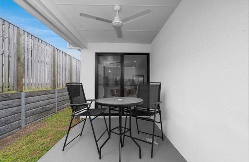 Pimpama House | Stylish 3-Bedroom Duplex in Pİmpama, Close to M1