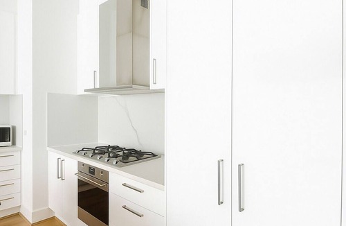 Fitzroy North House | Stylish Fitzroy North 3BR Home + Free Street Parking, 3.5km CBD